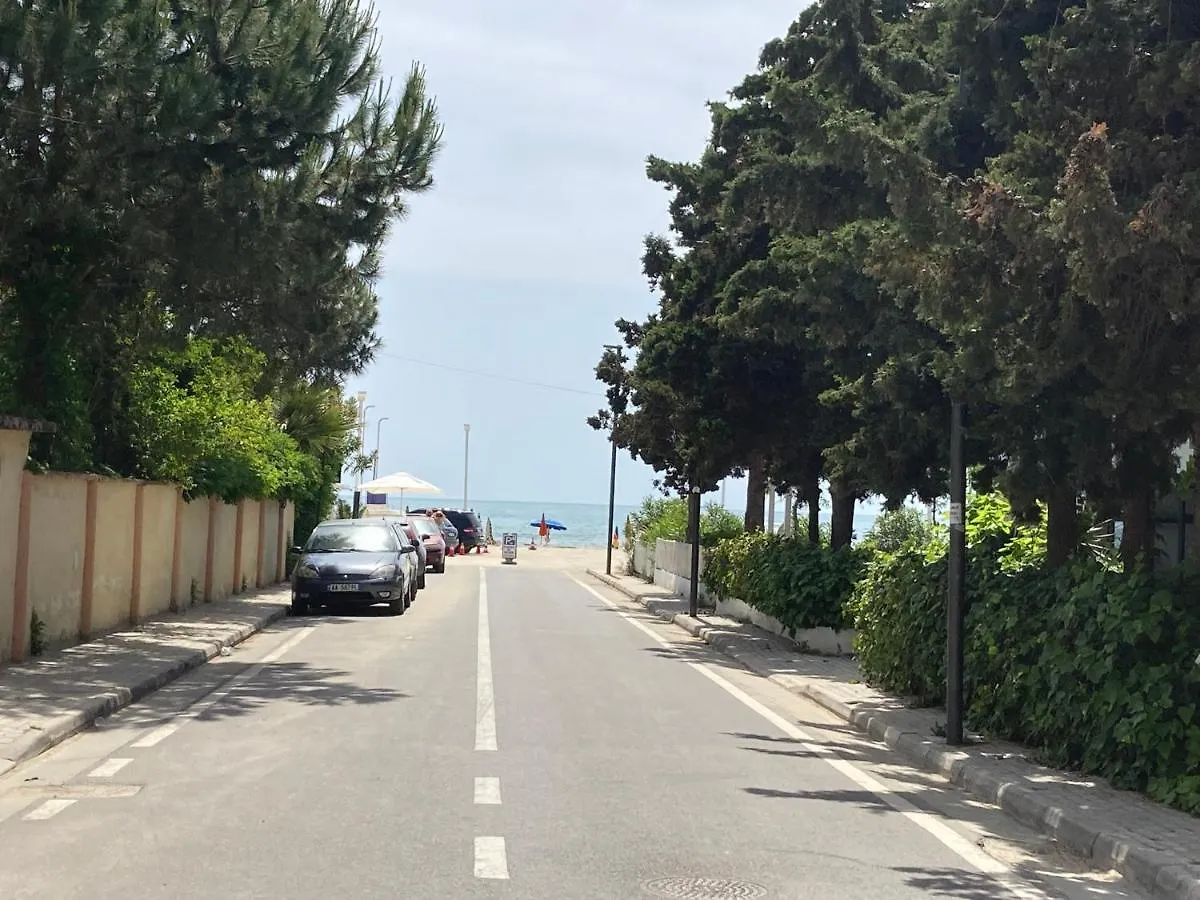דורס Lungomare Holiday Apartments אלבניה