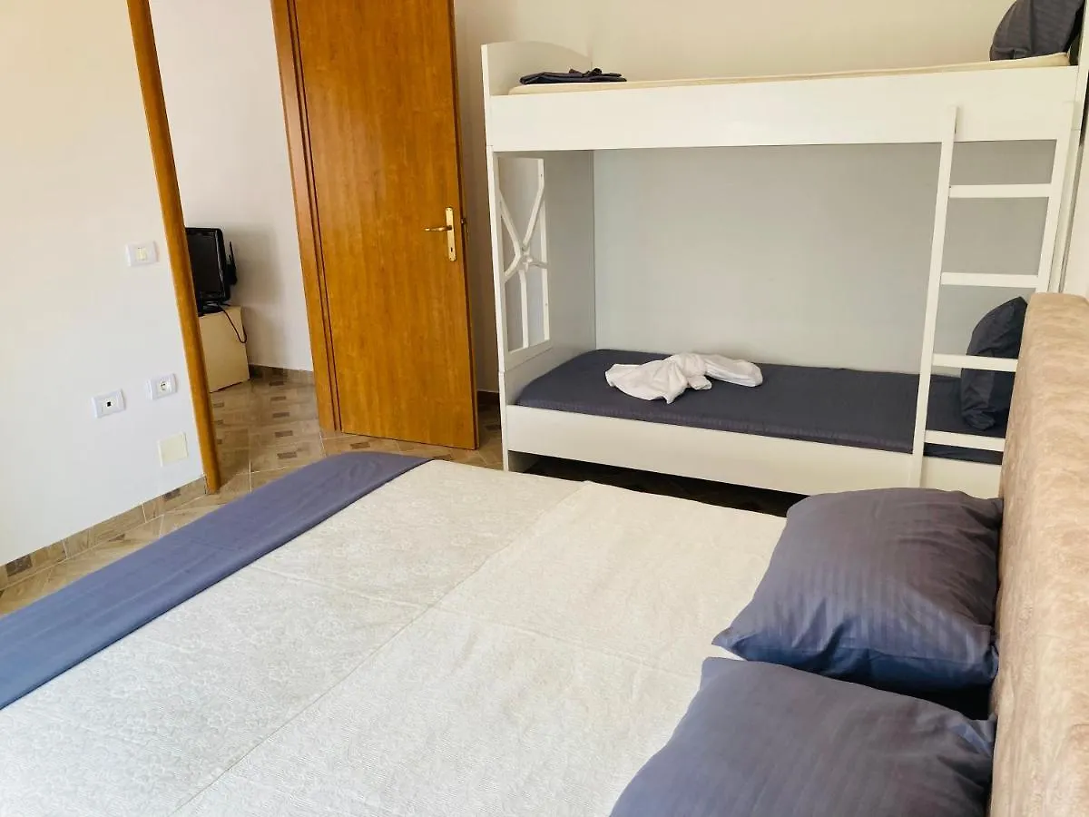 דורס Lungomare Holiday Apartments